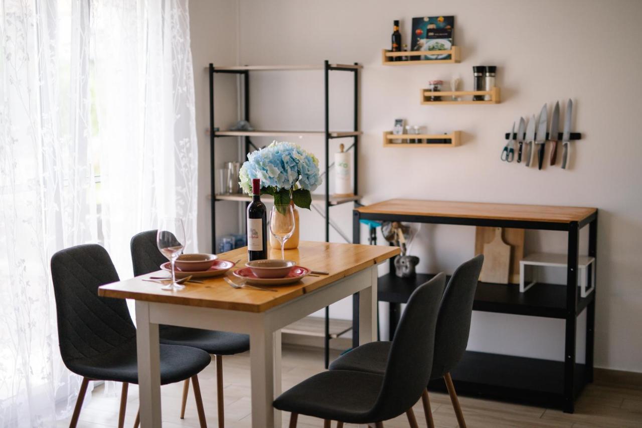 Sunny Apartment For 2 Murter Exterior foto