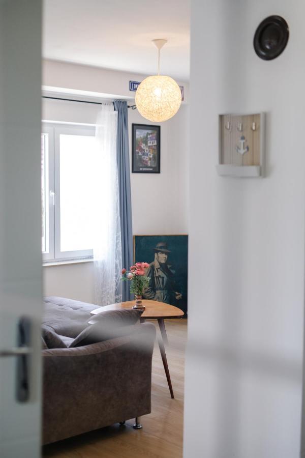 Sunny Apartment For 2 Murter Exterior foto